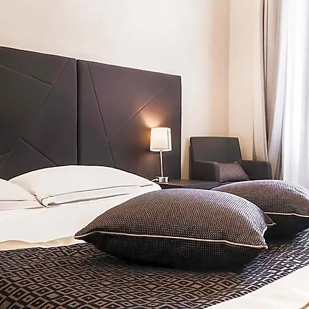 Principe Di 4* טורינו